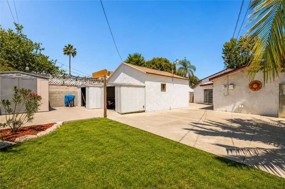 6313 Willowcrest Avenue North Hollywood, CA 91606