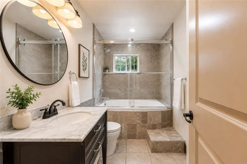 6313 Willowcrest Avenue North Hollywood, CA 91606