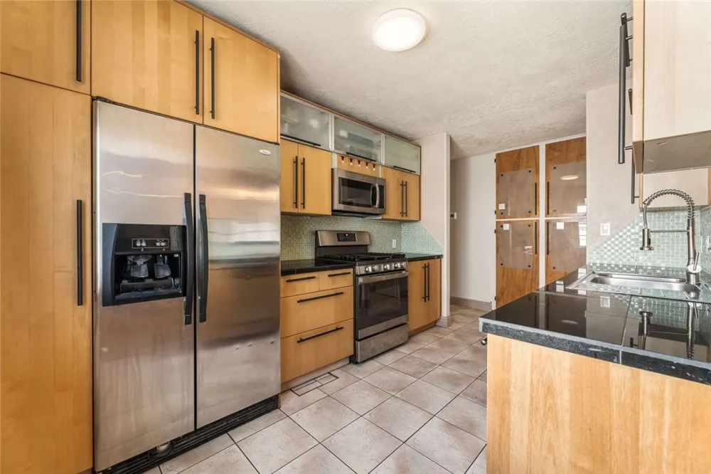 6313 Willowcrest Avenue North Hollywood, CA 91606