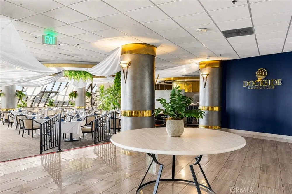 4265 Marina City Drive #811 Marina del Rey, CA 90292