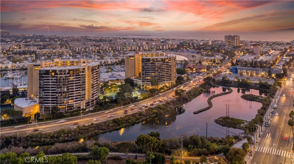 4265 Marina City Drive #811 Marina del Rey, CA 90292