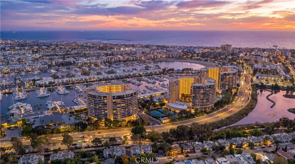 4265 Marina City Drive #811 Marina del Rey, CA 90292