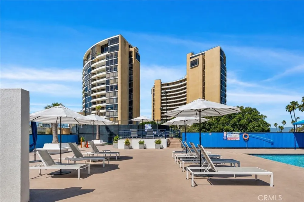 4265 Marina City Drive #811 Marina del Rey, CA 90292