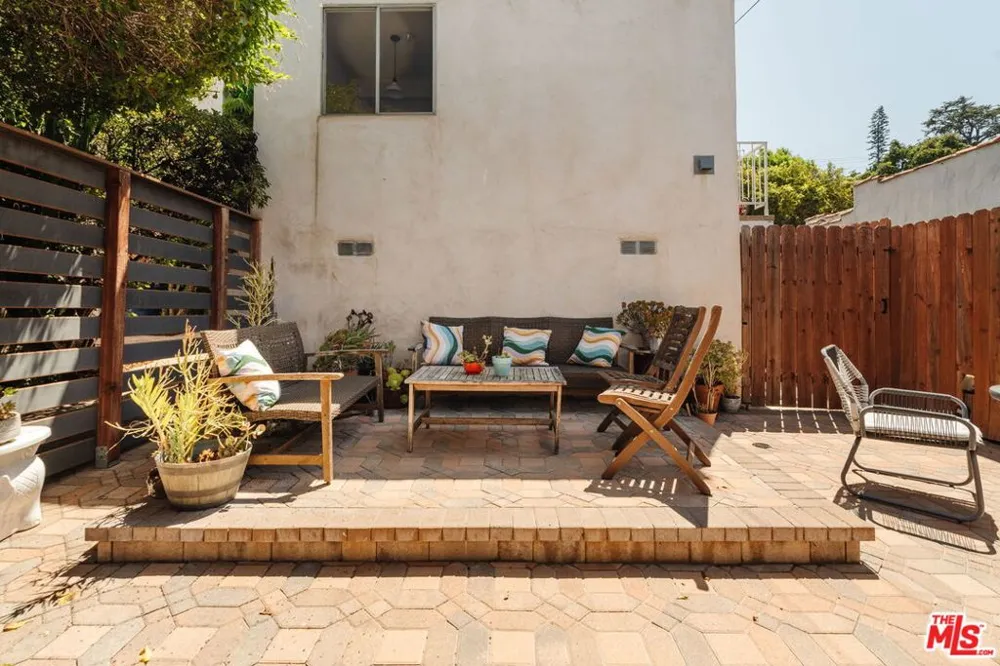 946 Hyperion Avenue Los Angeles, CA 90029