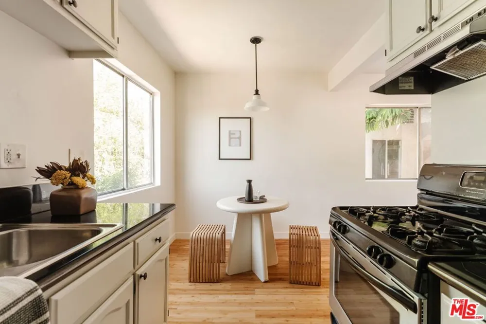 946 Hyperion Avenue Los Angeles, CA 90029