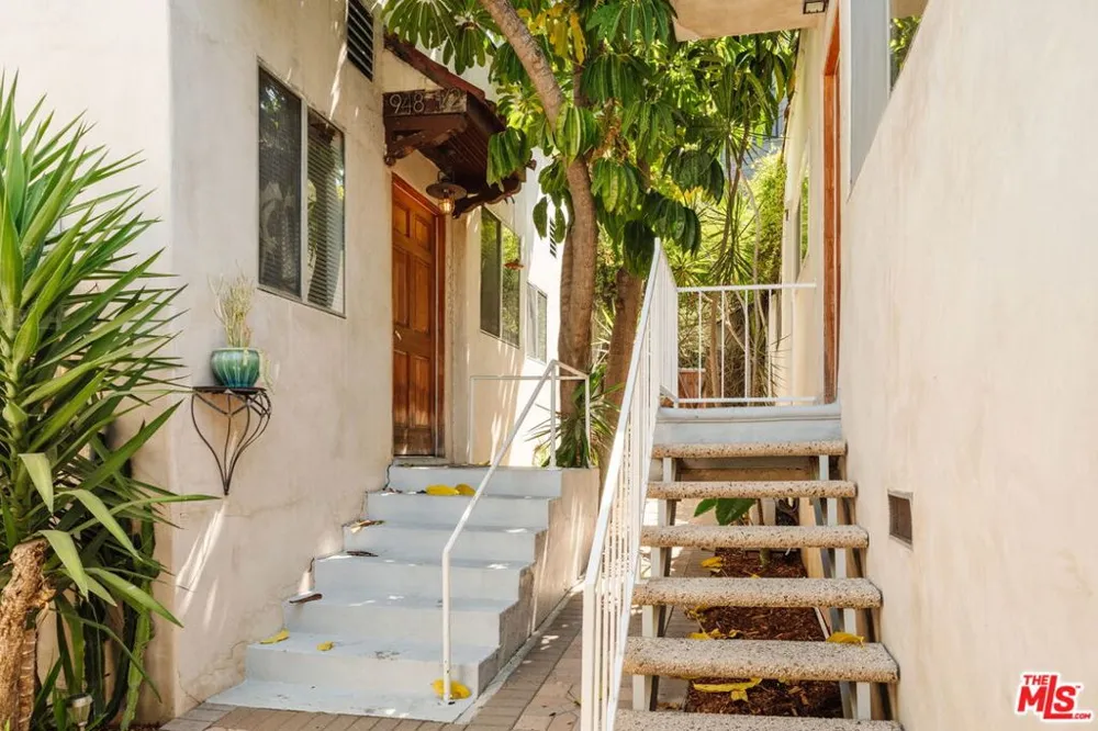 946 Hyperion Avenue Los Angeles, CA 90029