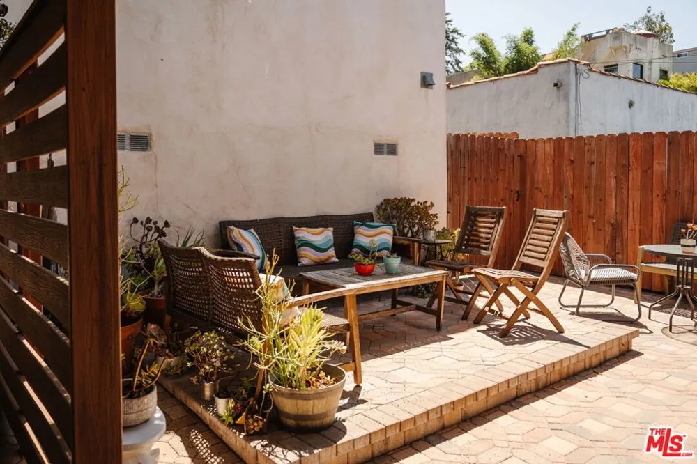 946 Hyperion Avenue Los Angeles, CA 90029