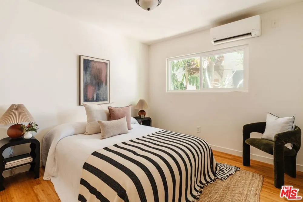 946 Hyperion Avenue Los Angeles, CA 90029