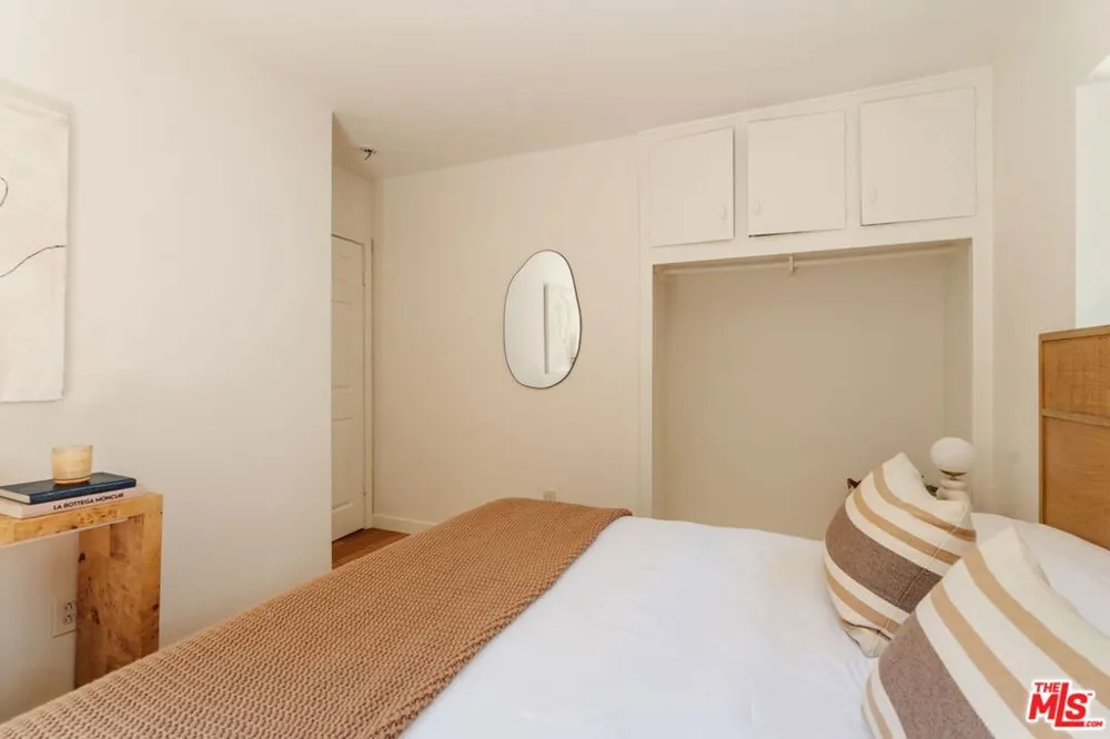 946 Hyperion Avenue Los Angeles, CA 90029