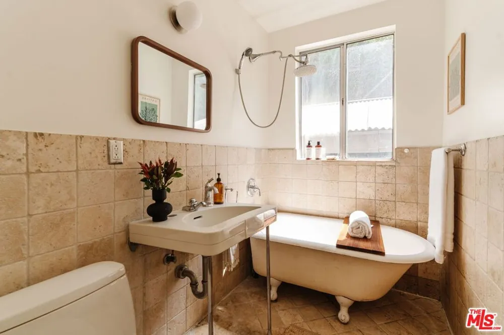 946 Hyperion Avenue Los Angeles, CA 90029
