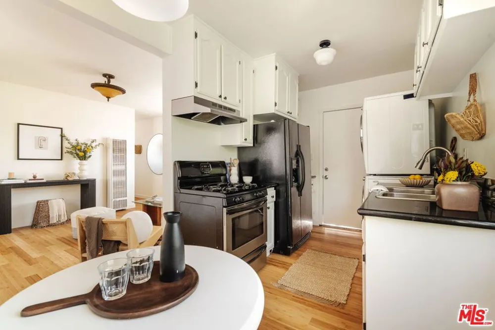 946 Hyperion Avenue Los Angeles, CA 90029