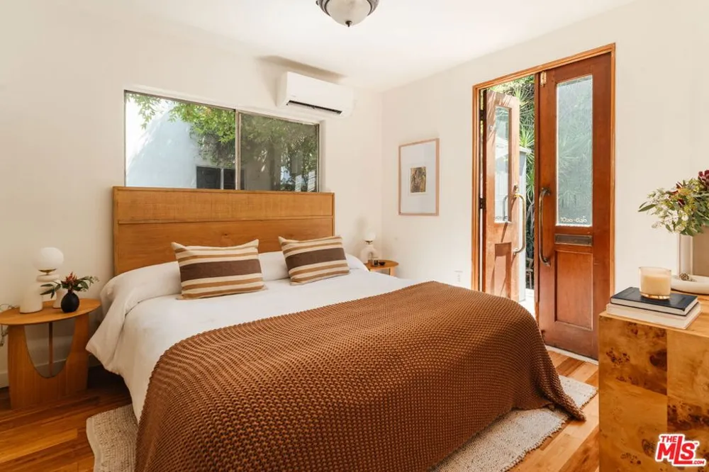 946 Hyperion Avenue Los Angeles, CA 90029