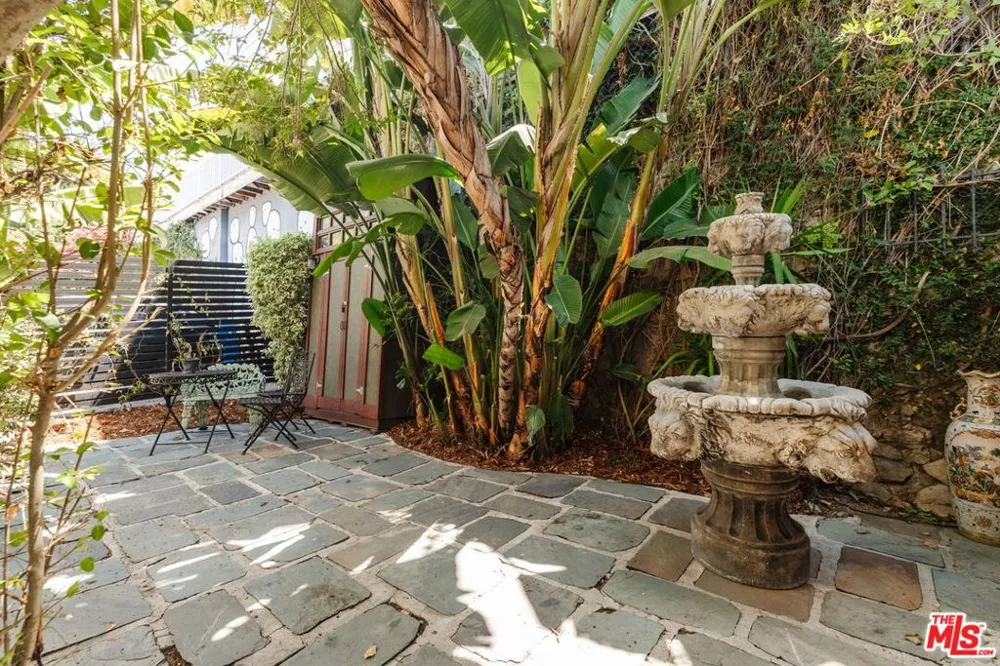 946 Hyperion Avenue Los Angeles, CA 90029
