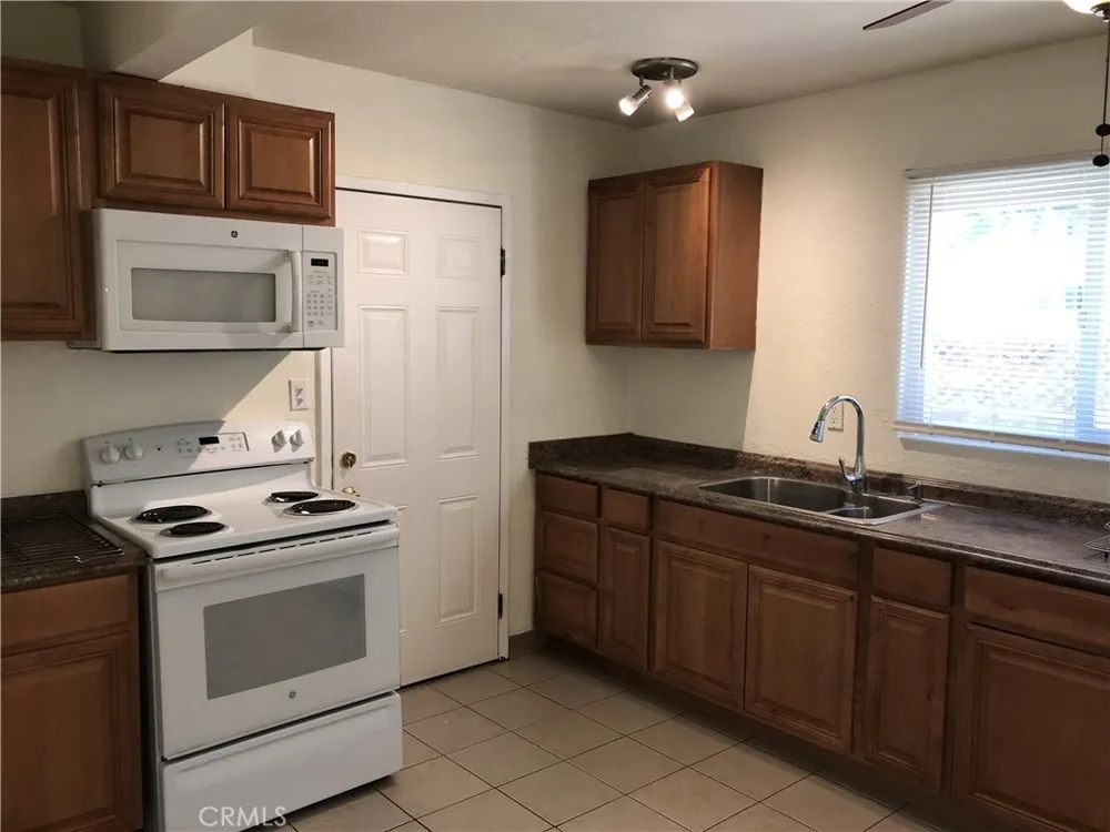 380 6th Lakeport, CA 95453