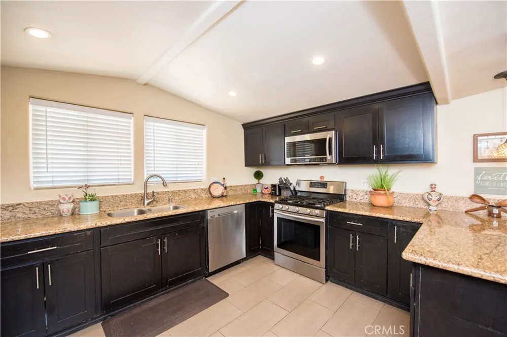 243 S Gardenglen West Covina, CA 91790