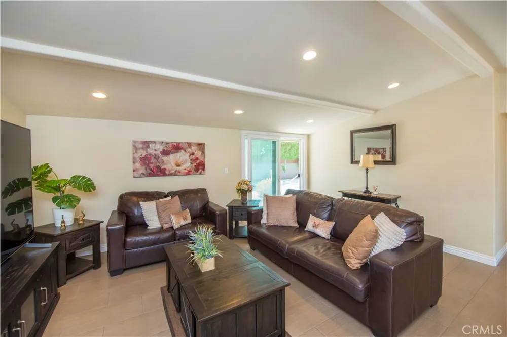 243 S Gardenglen West Covina, CA 91790