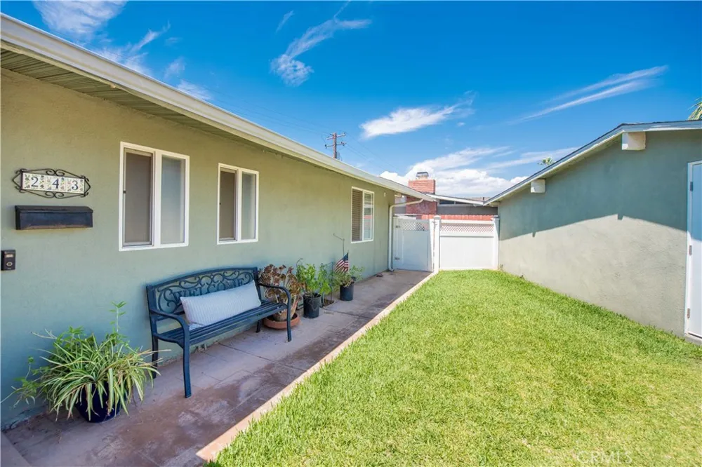 243 S Gardenglen West Covina, CA 91790
