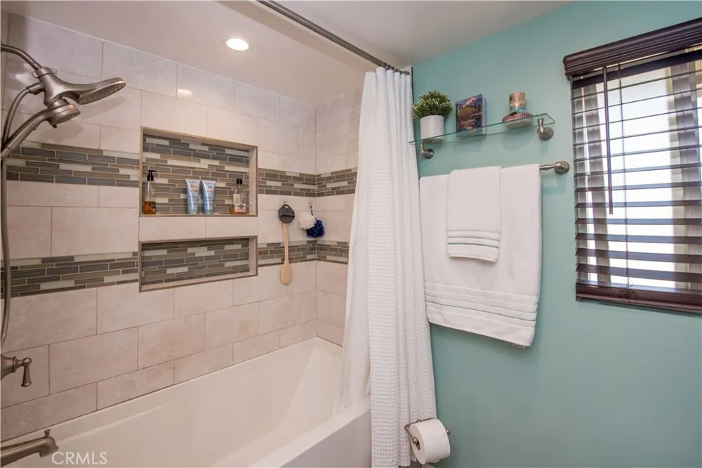 243 S Gardenglen West Covina, CA 91790