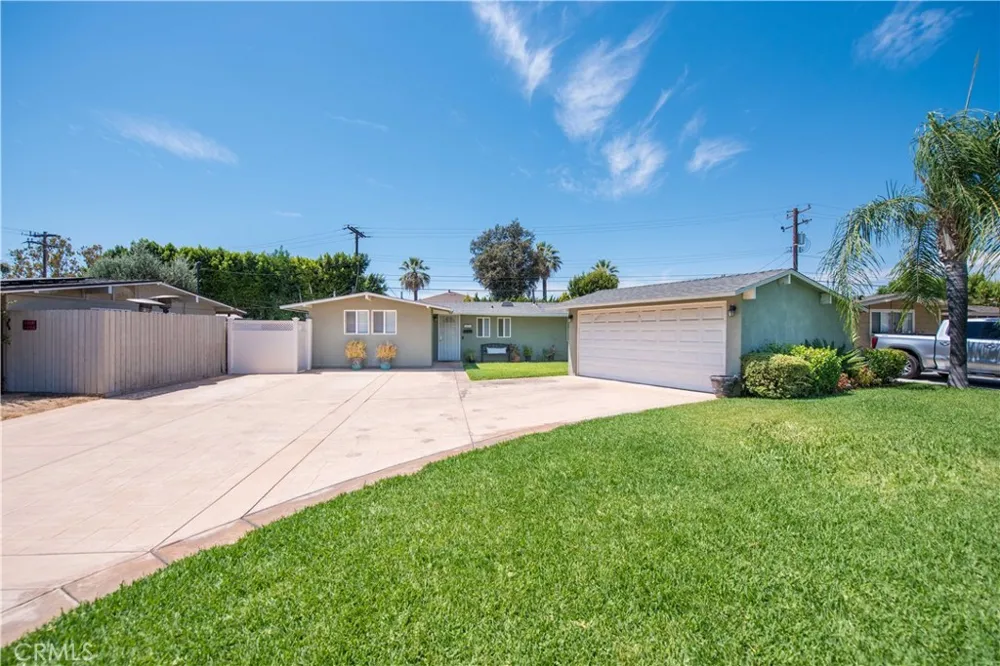 243 S Gardenglen West Covina, CA 91790