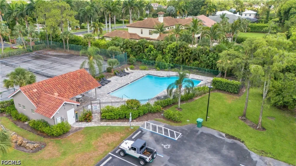 Covey Circle #16B Naples, FL 34109