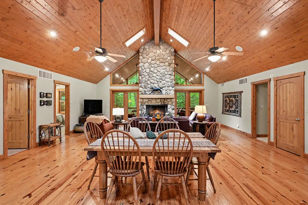 14300 Wildwood Lane Harbert, MI 49125