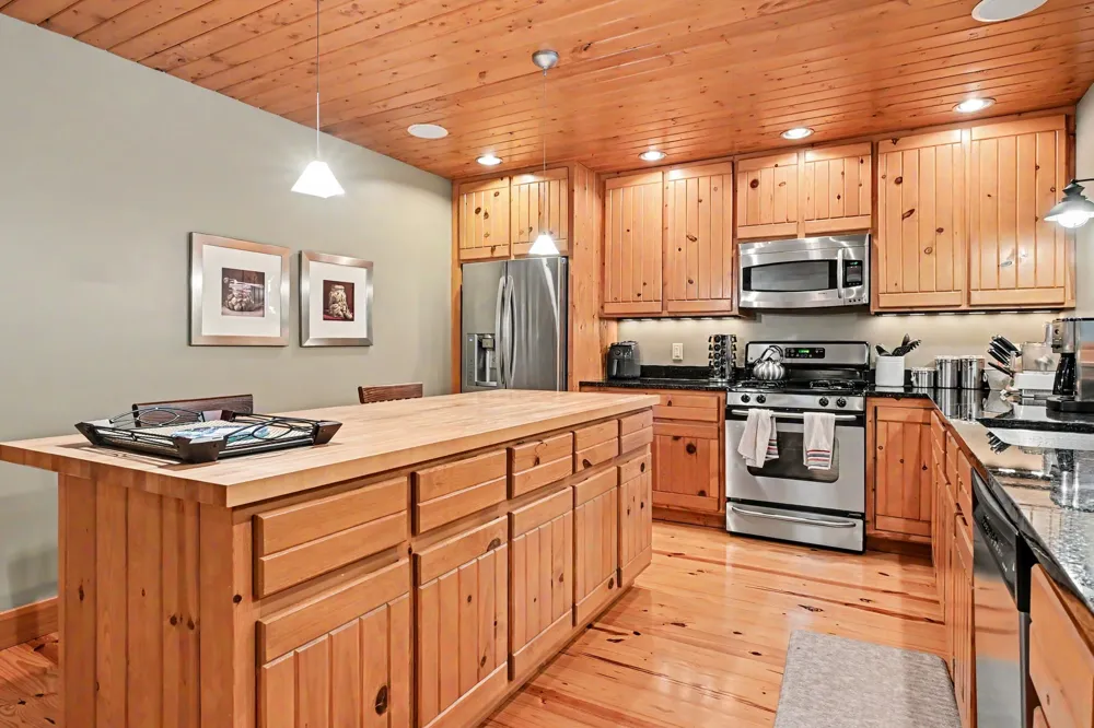 14300 Wildwood Lane Harbert, MI 49125