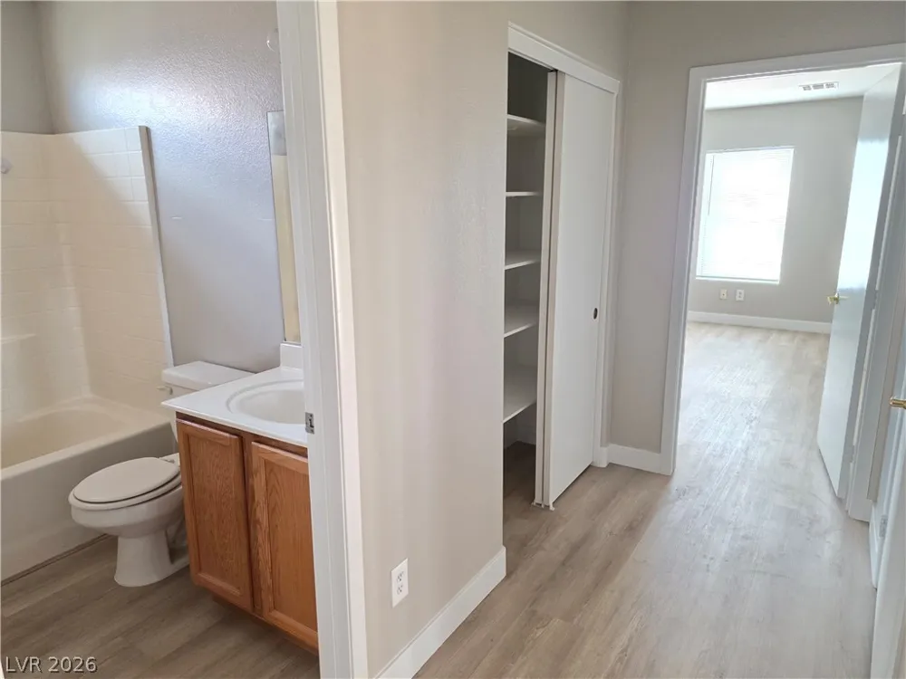 5063 El Castano Avenue Las Vegas, NV 89108