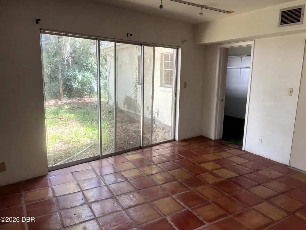 306 S Burlingame Avenue Temple Terrace, FL 33617