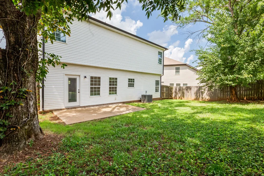 4006 Ella Cook Cir Murfreesboro, TN 37129