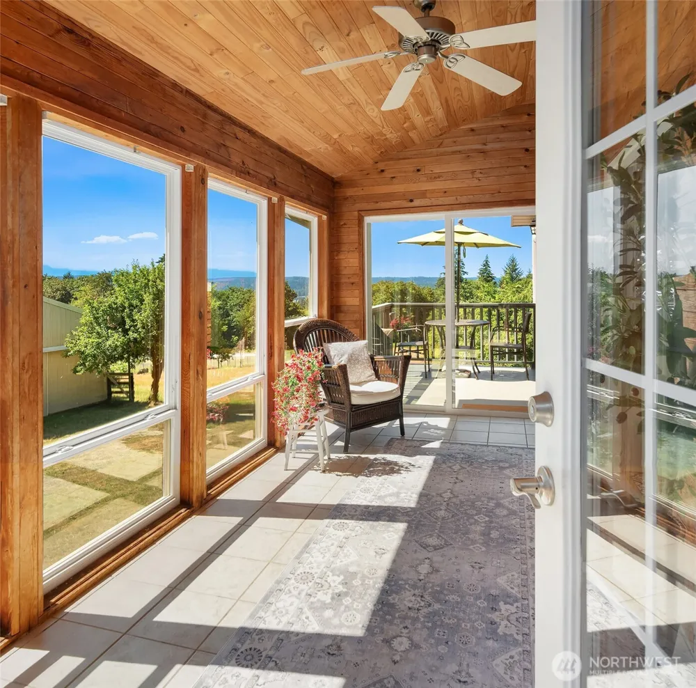 7206 SW 248th Street Vashon, WA 98070