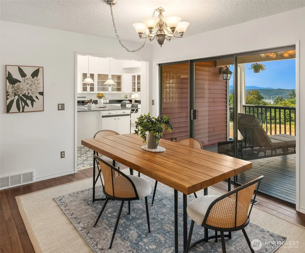 7206 SW 248th Street Vashon, WA 98070