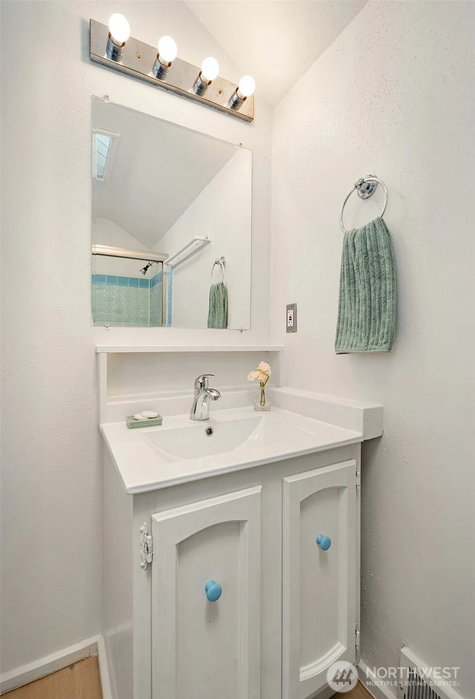 7206 SW 248th Street Vashon, WA 98070