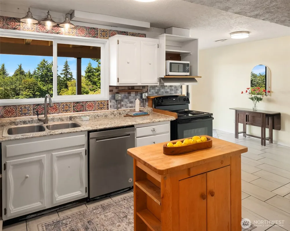 7206 SW 248th Street Vashon, WA 98070