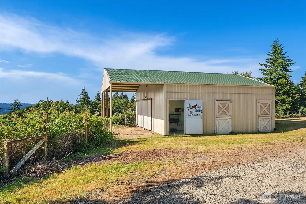 7206 SW 248th Street Vashon, WA 98070