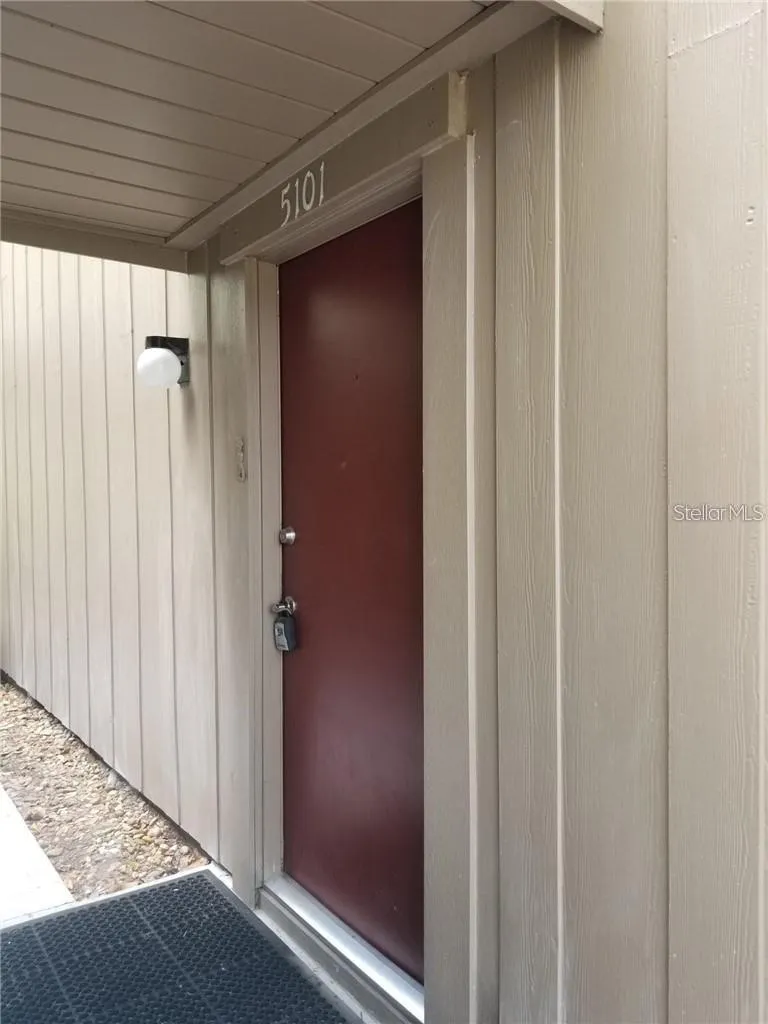 5101 EAGLESMERE DRIVE #B03 Orlando, FL 32819