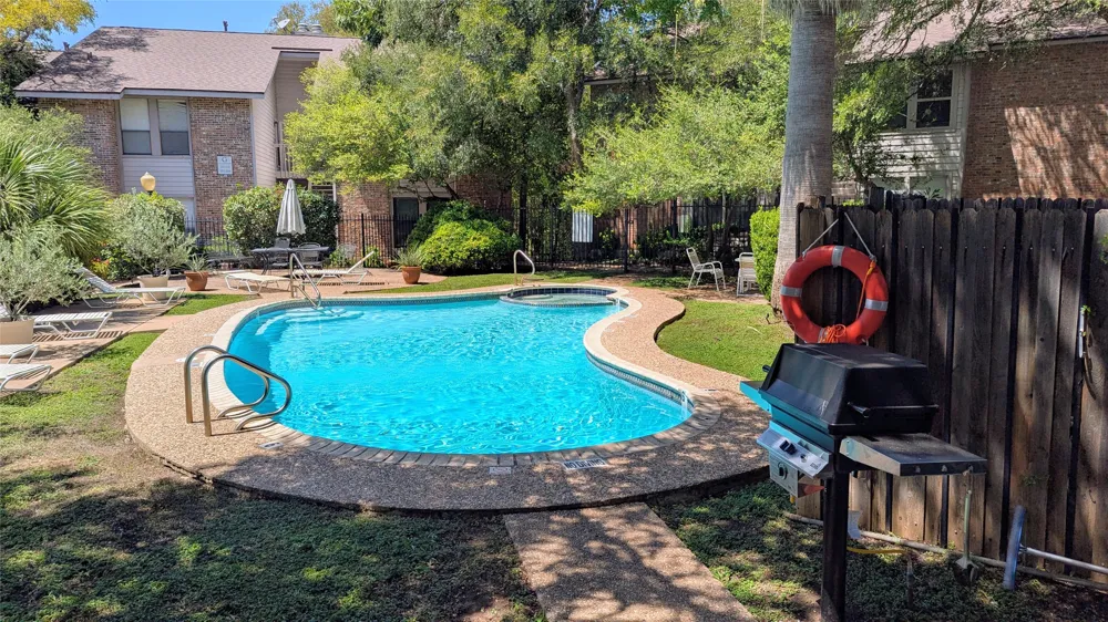 3839 Dry Creek Drive #139 Austin, TX 78731