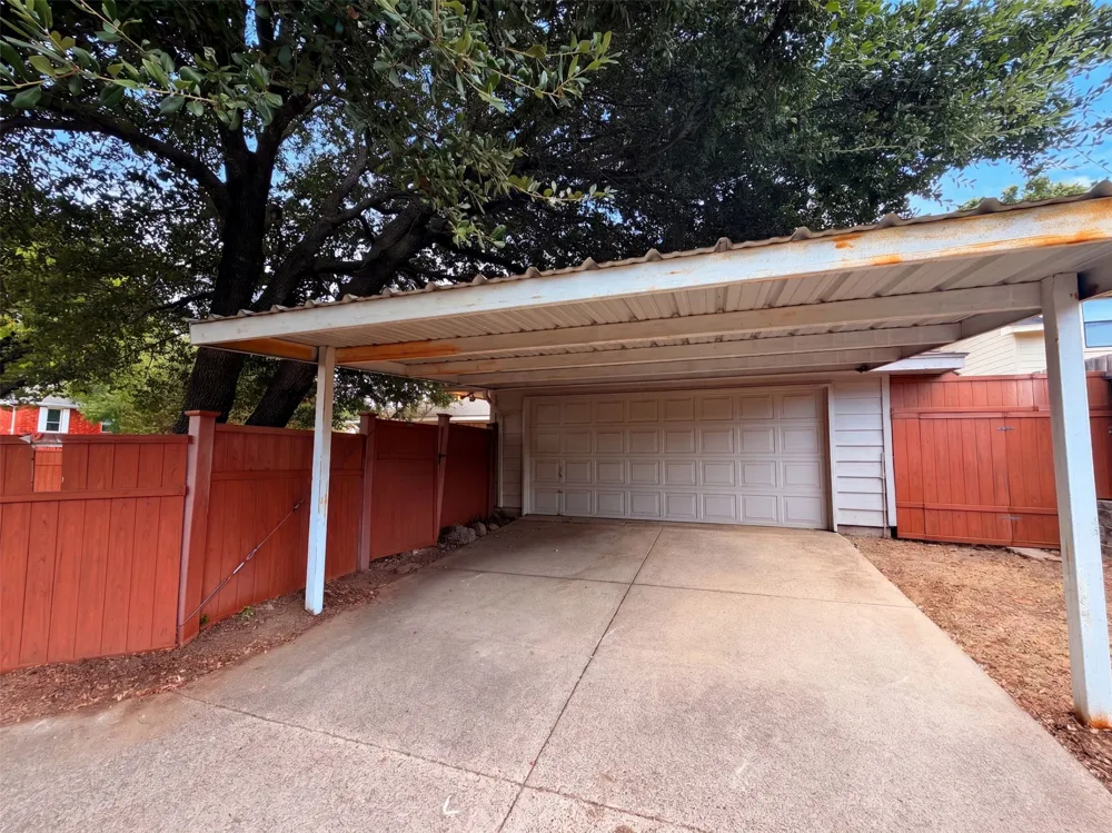 301 Hillside Court Garland, TX 75043