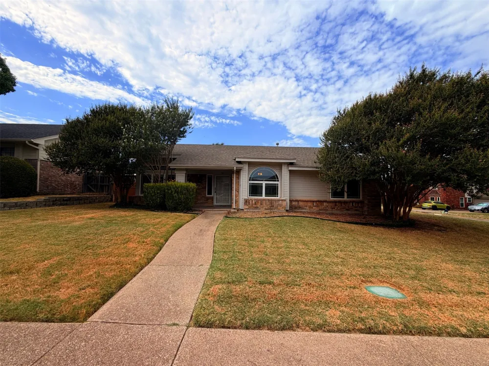 301 Hillside Court Garland, TX 75043