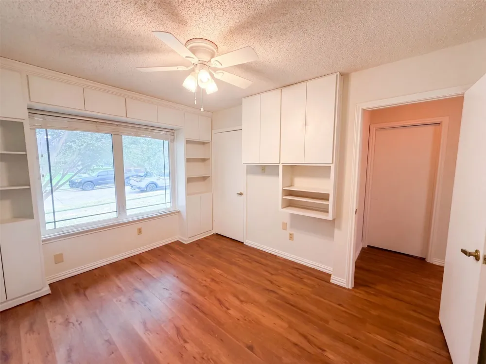 301 Hillside Court Garland, TX 75043
