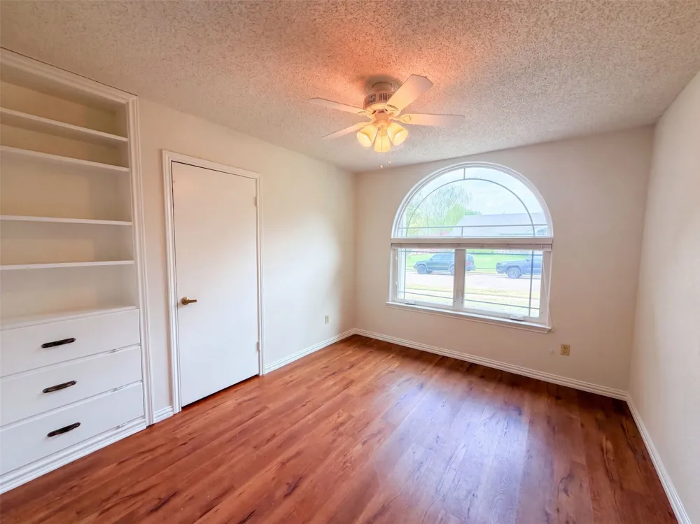 301 Hillside Court Garland, TX 75043