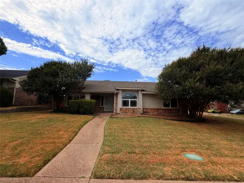301 Hillside Court