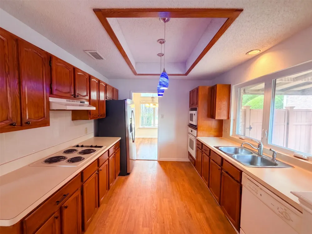 301 Hillside Court Garland, TX 75043