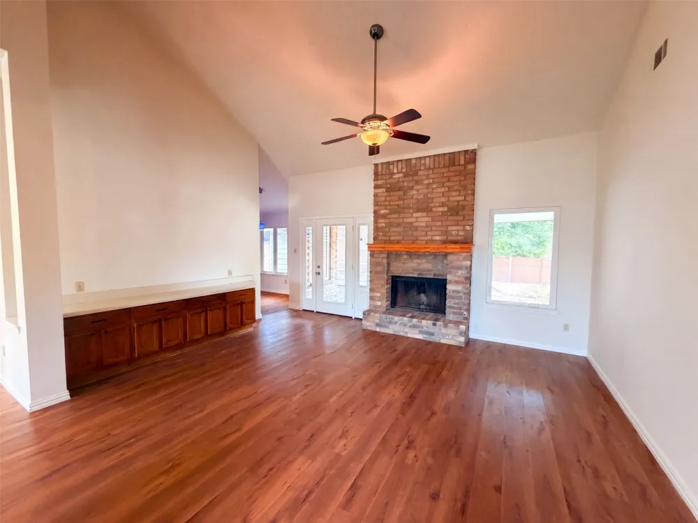 301 Hillside Court Garland, TX 75043
