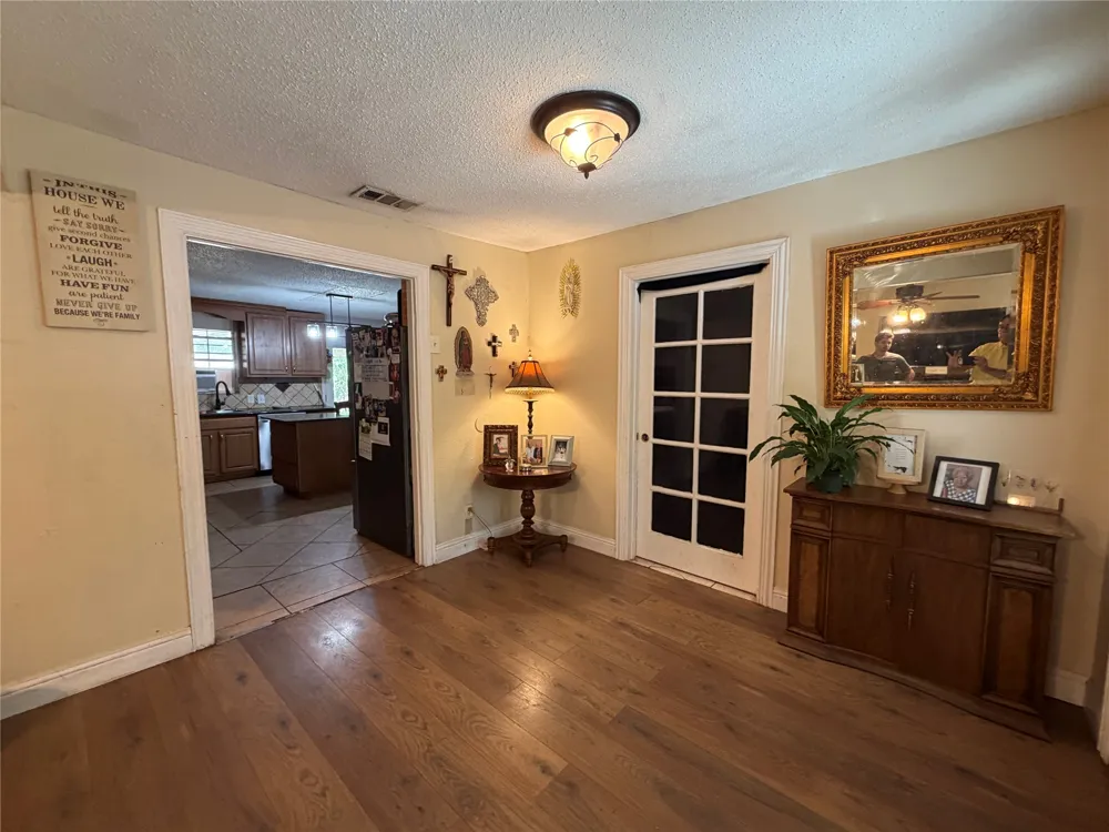 1333 Springlake Drive Dallas, TX 75217