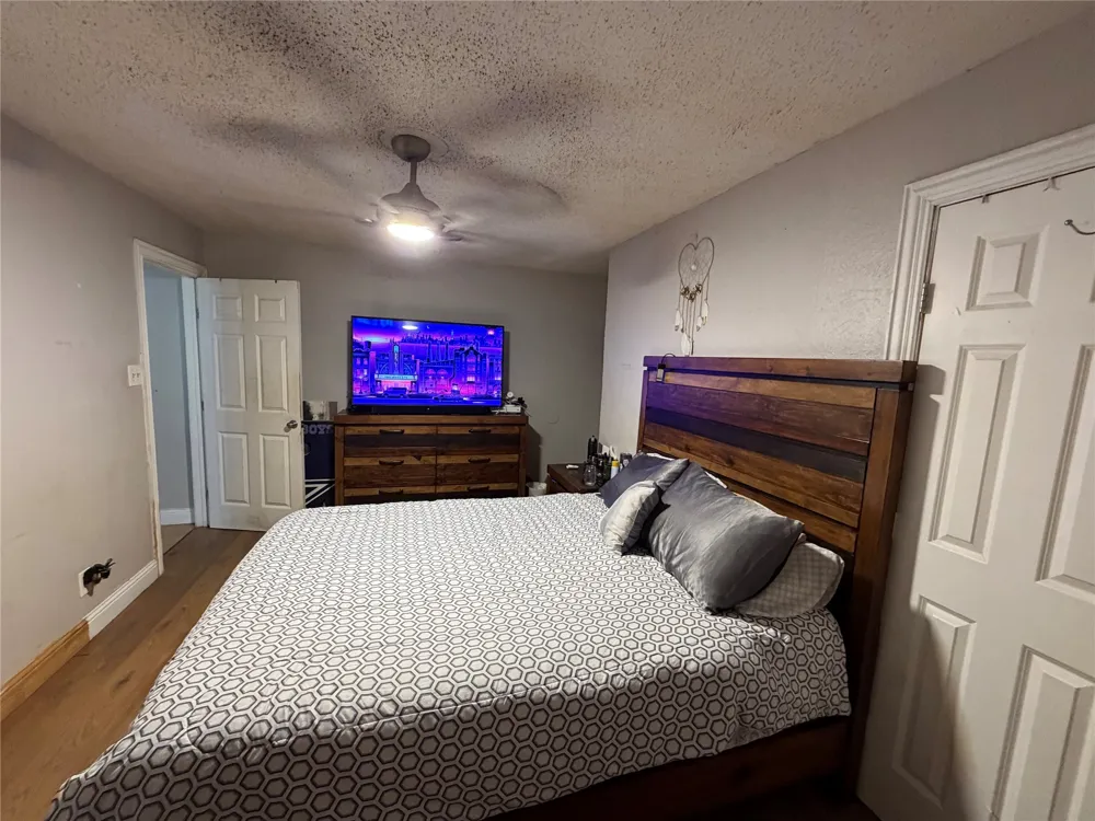 1333 Springlake Drive Dallas, TX 75217