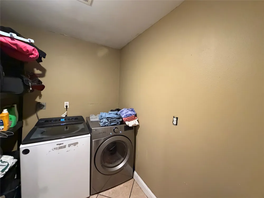 1333 Springlake Drive Dallas, TX 75217