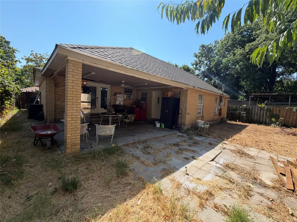 1333 Springlake Drive Dallas, TX 75217