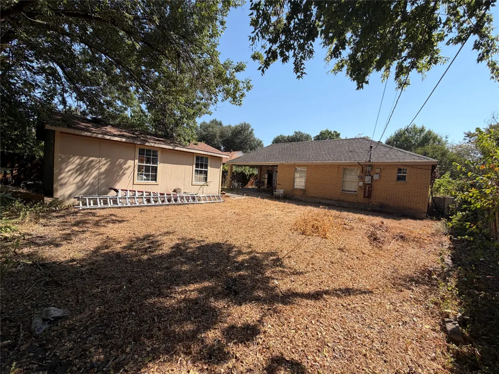 1333 Springlake Drive Dallas, TX 75217
