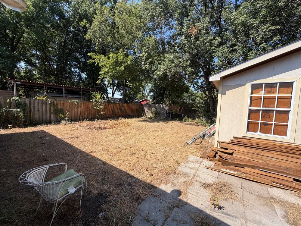 1333 Springlake Drive Dallas, TX 75217