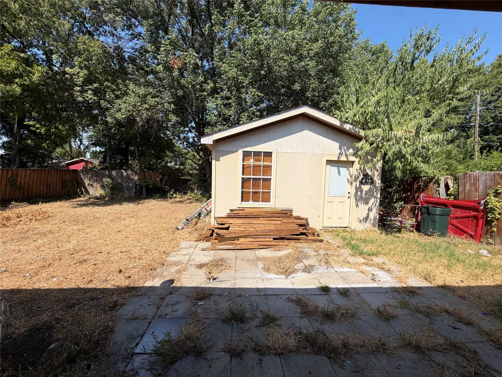 1333 Springlake Drive Dallas, TX 75217